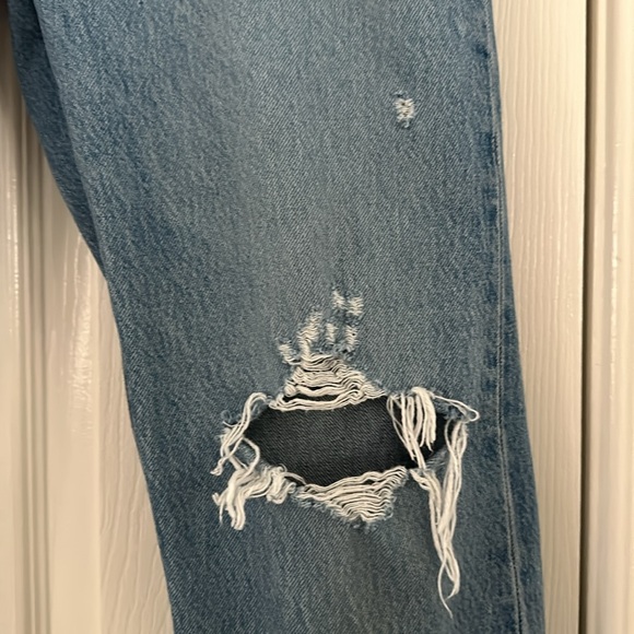 Levi's® Premium 501® ORIGINAL CROPPED WEDGIE STRAIGHT FIT WOMEN'S JEANS size 27 - Picture 3 of 10